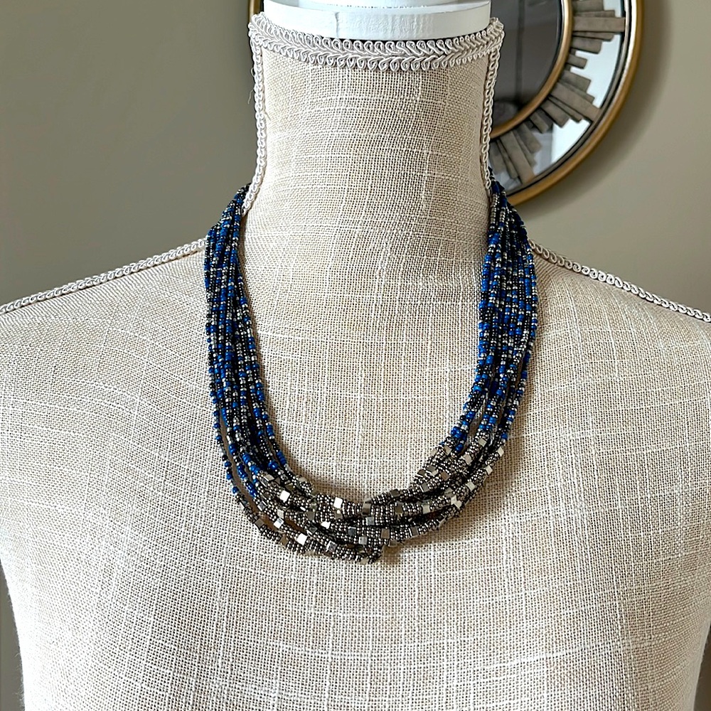 🌸 3/$25 blue and silver tone multi strand beaded necklace